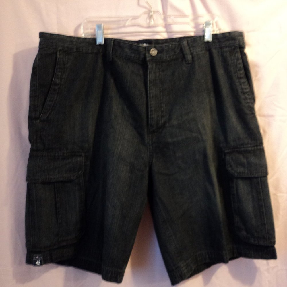 ST John's Bay New Men's Cargo Shorts 42 Denim Blue Dark Wash Pockets Tags Cotton